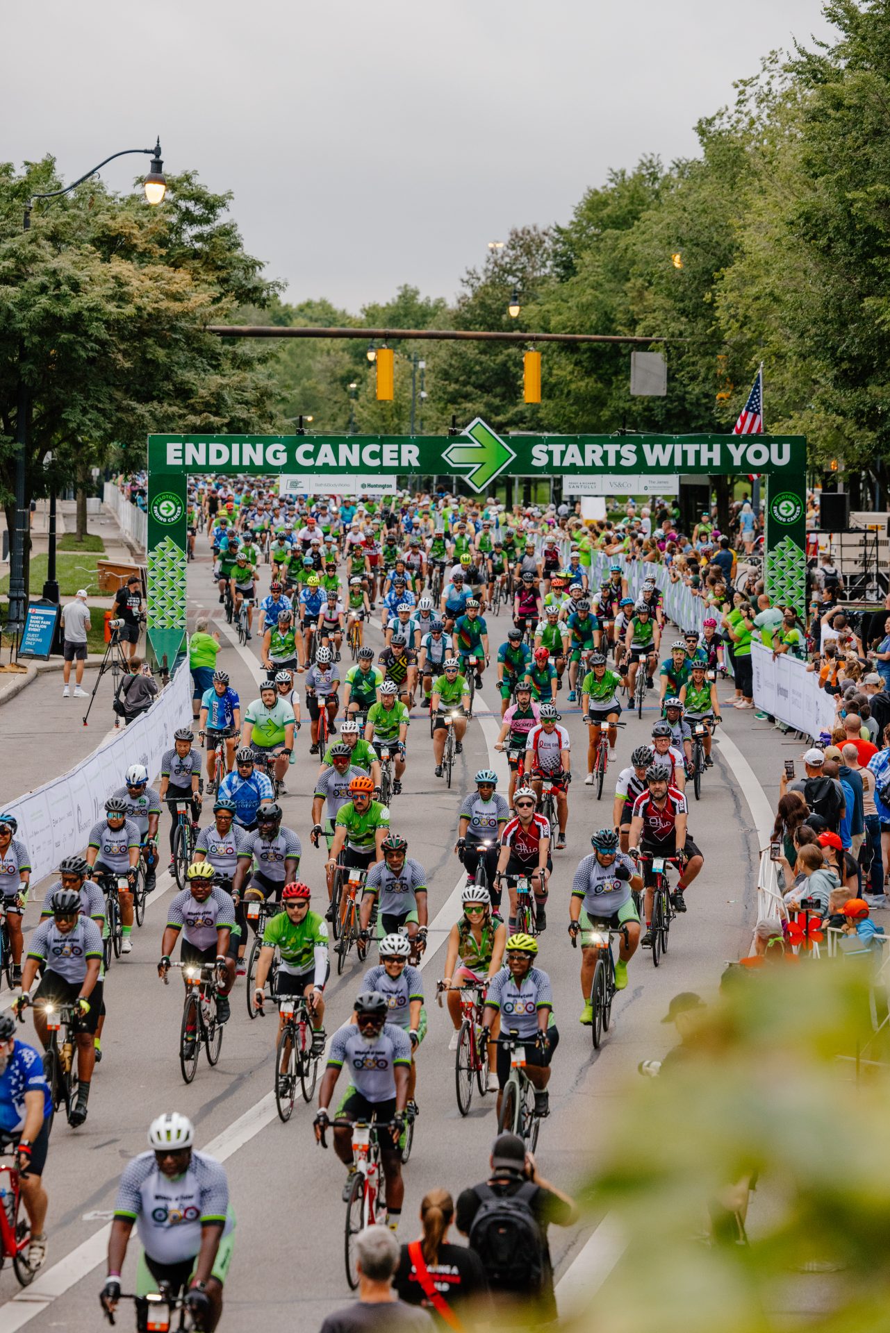 Ride Weekend 2024 SATURDAY by MLB-147 big group of bike riders at pelotonia at the start line